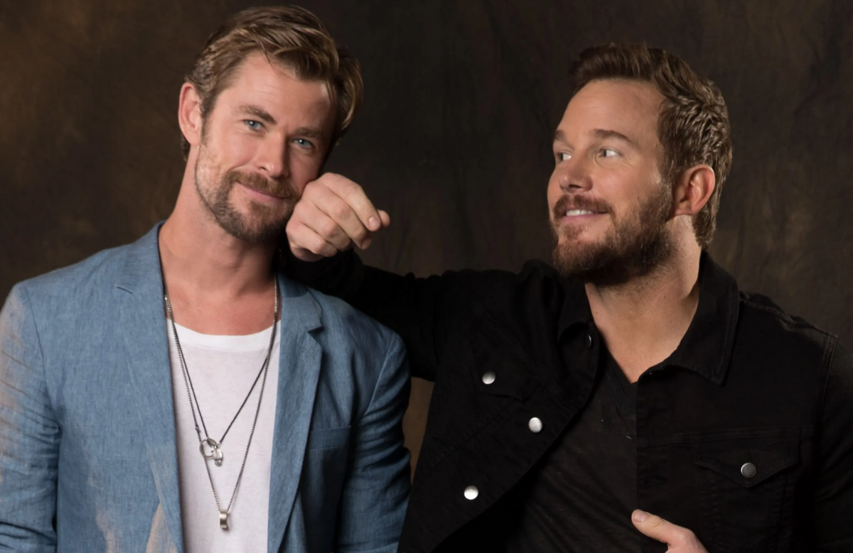 Thor Love Thunder Leaked Set Photos Show Chris Hemsworth S Massive Biceps Chris Pratt S New Costume Fanfest
